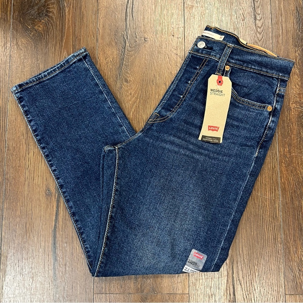 NWT Levi's® Premium WEDGIE STRAIGHT FIT WOMEN'S JEANS‎ SZ 32/14 x-short - Picture 2 of 10